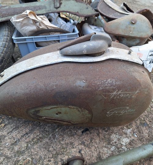 Stylish petrol tank and filler cap